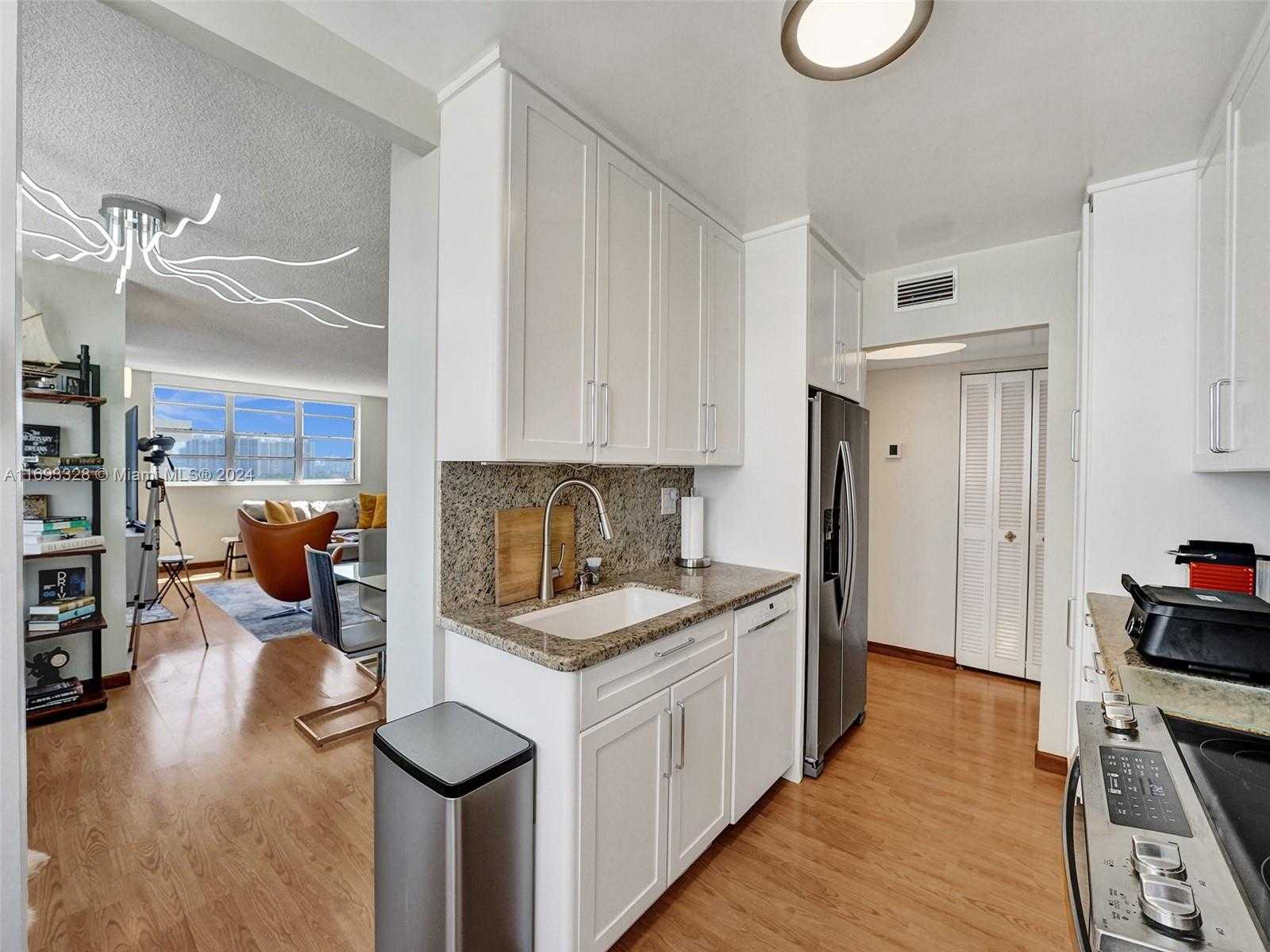 Small Image of 1833 SOUTH OCEAN DR #1702, Hallandale Beach Number 23