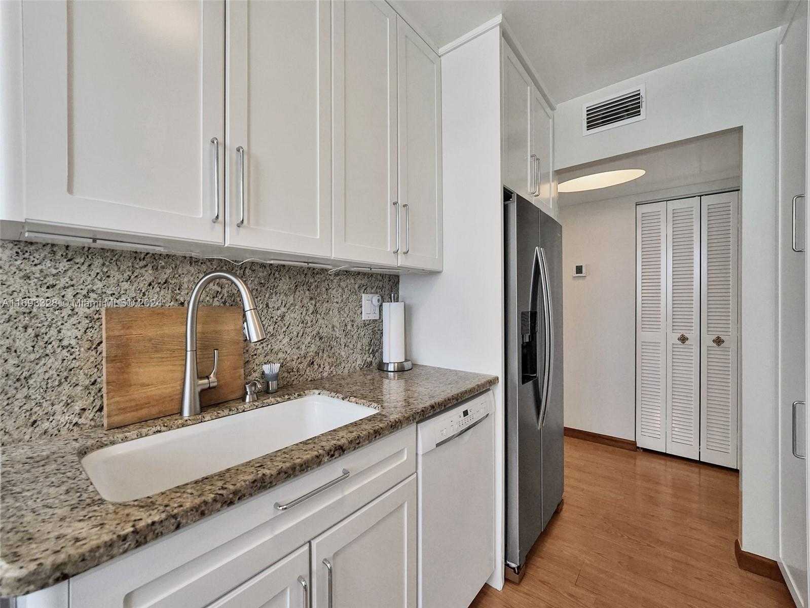 Small Image of 1833 SOUTH OCEAN DR #1702, Hallandale Beach Number 24