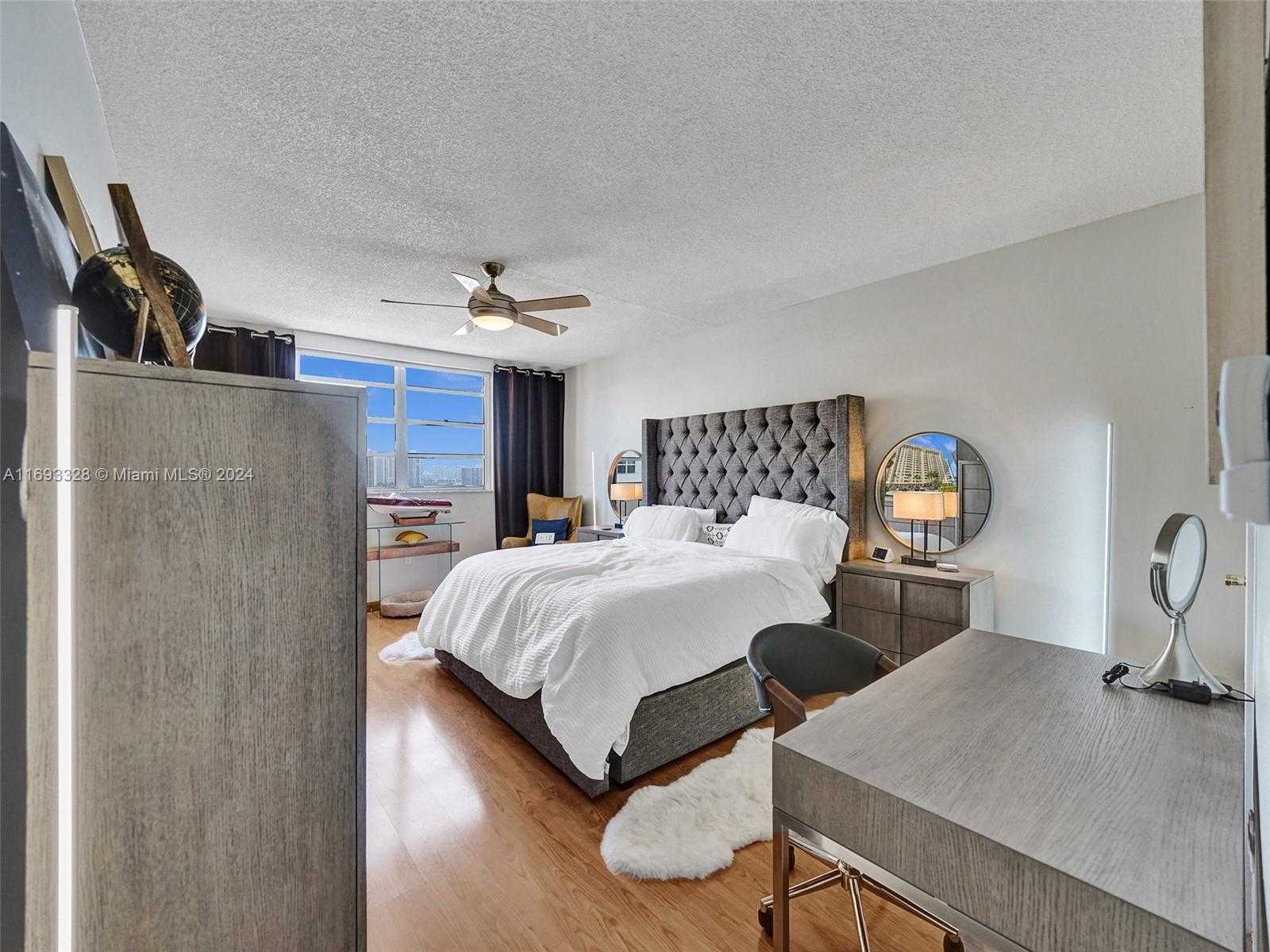Small Image of 1833 SOUTH OCEAN DR #1702, Hallandale Beach Number 28