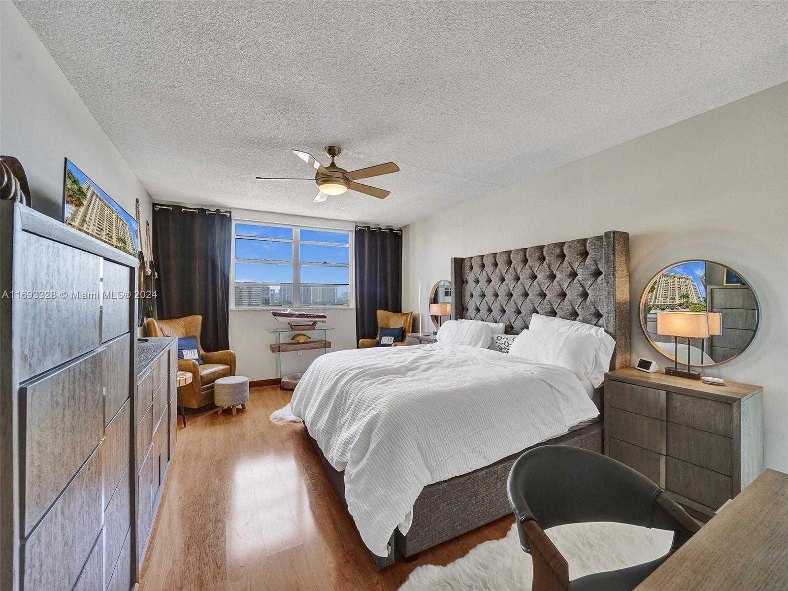 Small Image of 1833 SOUTH OCEAN DR #1702, Hallandale Beach Number 29