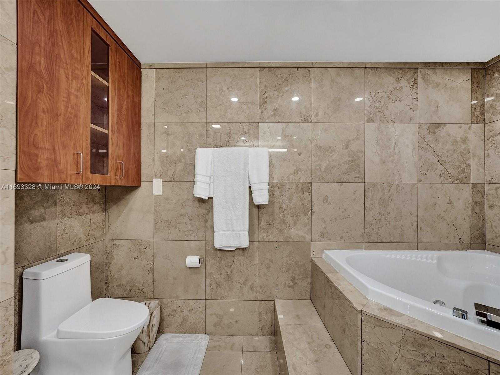 Small Image of 1833 SOUTH OCEAN DR #1702, Hallandale Beach Number 39