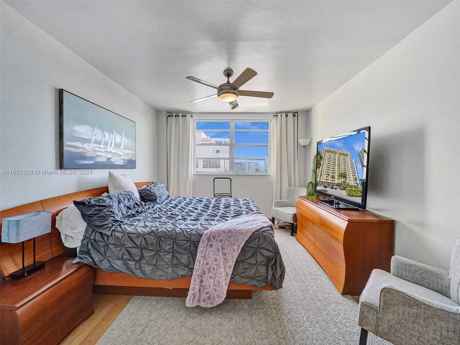 Small Image of 1833 SOUTH OCEAN DR #1702, Hallandale Beach Number 41