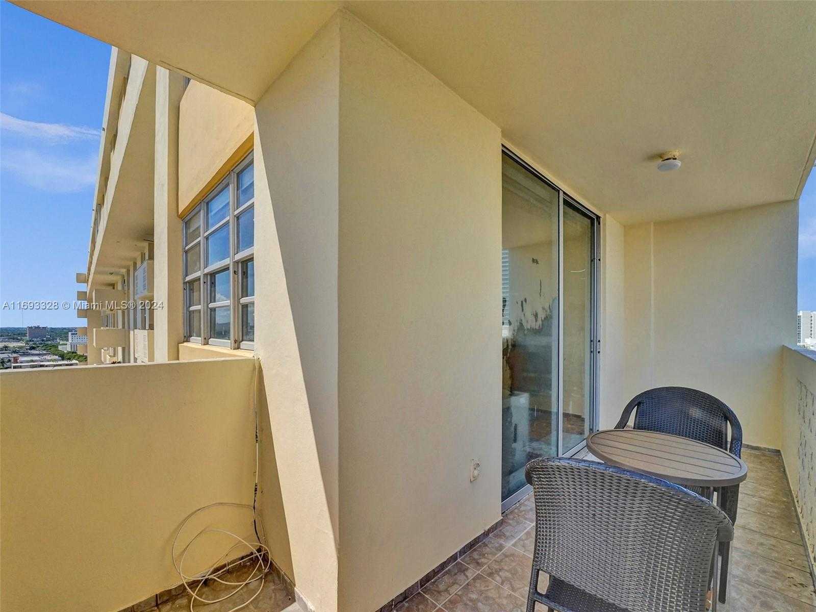 Small Image of 1833 SOUTH OCEAN DR #1702, Hallandale Beach Number 47