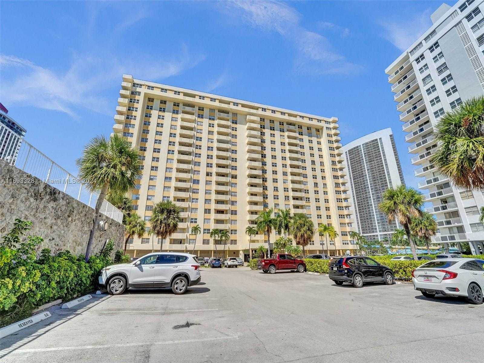 Small Image of 1833 SOUTH OCEAN DR #1702, Hallandale Beach Number 60