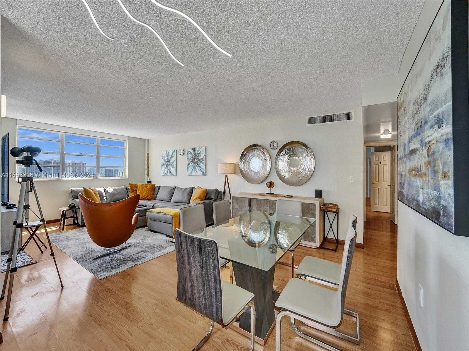 Small Image of 1833 SOUTH OCEAN DR #1702, Hallandale Beach Number 7