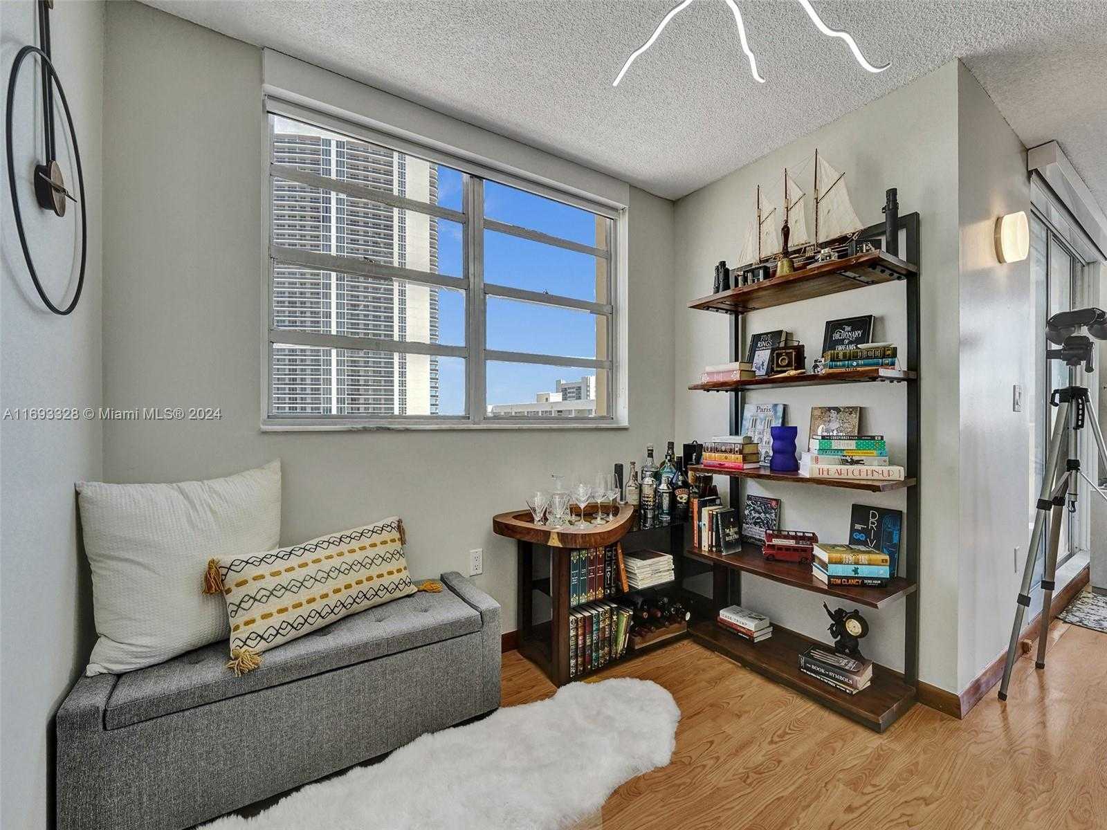 Small Image of 1833 SOUTH OCEAN DR #1702, Hallandale Beach Number 9