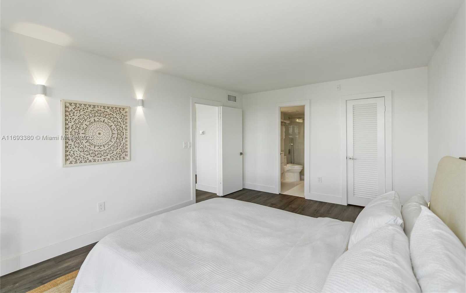 Small Image of 9800 WEST BAY HARBOR DR #512, Bay Harbor Islands Number 16