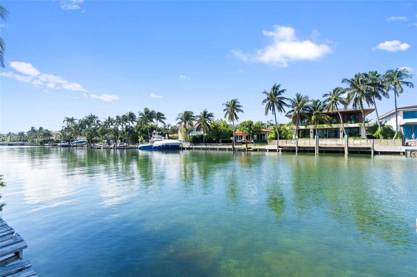 Small Image of 9800 WEST BAY HARBOR DR #512, Bay Harbor Islands Number 26