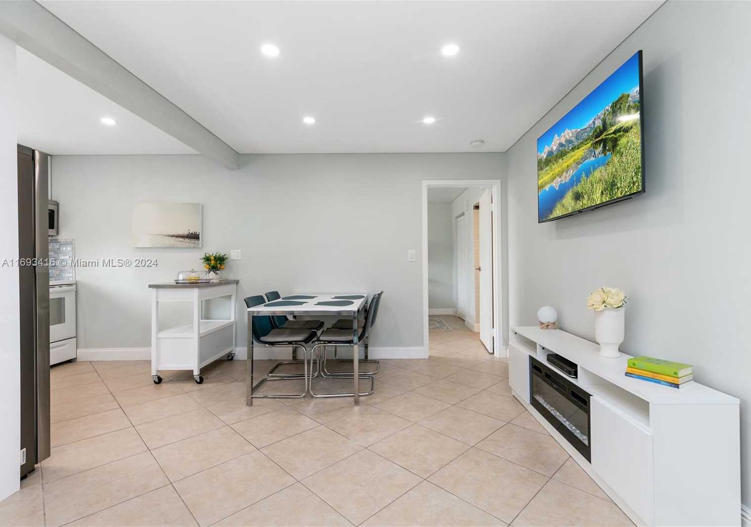 Small Image of 17011 NORTH BAY RD #612, Sunny Isles Beach Number 11