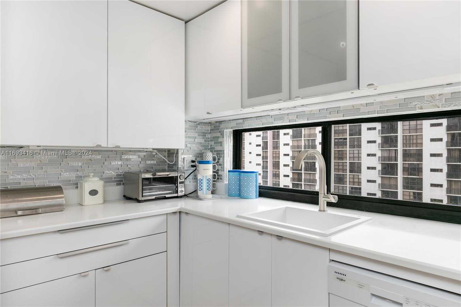 Small Image of 17011 NORTH BAY RD #612, Sunny Isles Beach Number 15
