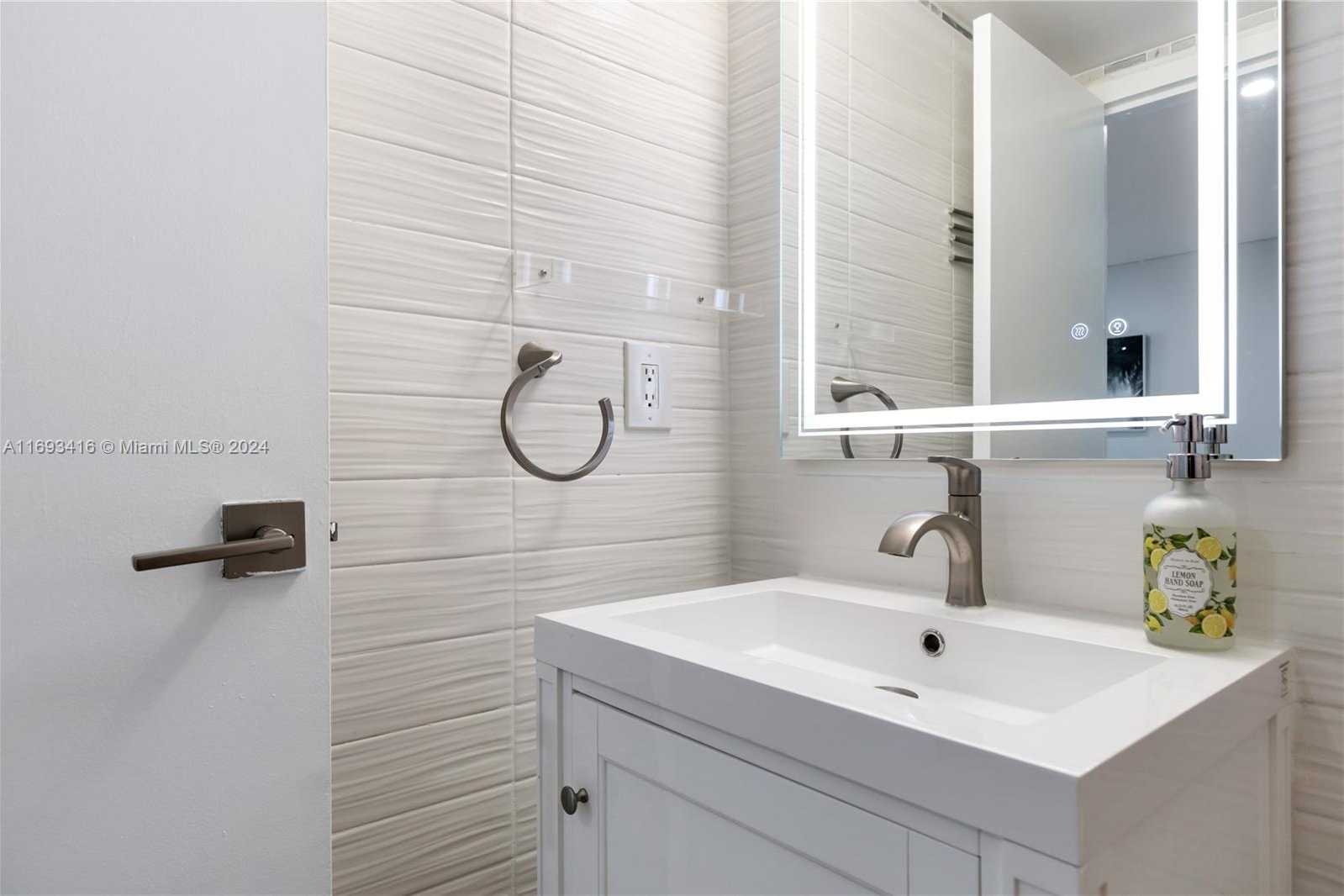 Small Image of 17011 NORTH BAY RD #612, Sunny Isles Beach Number 27