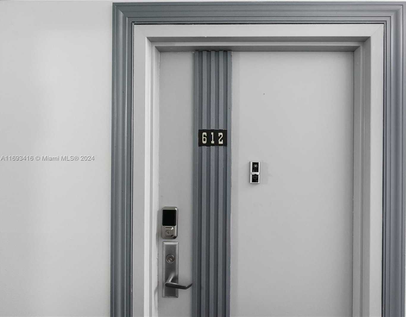 Small Image of 17011 NORTH BAY RD #612, Sunny Isles Beach Number 3