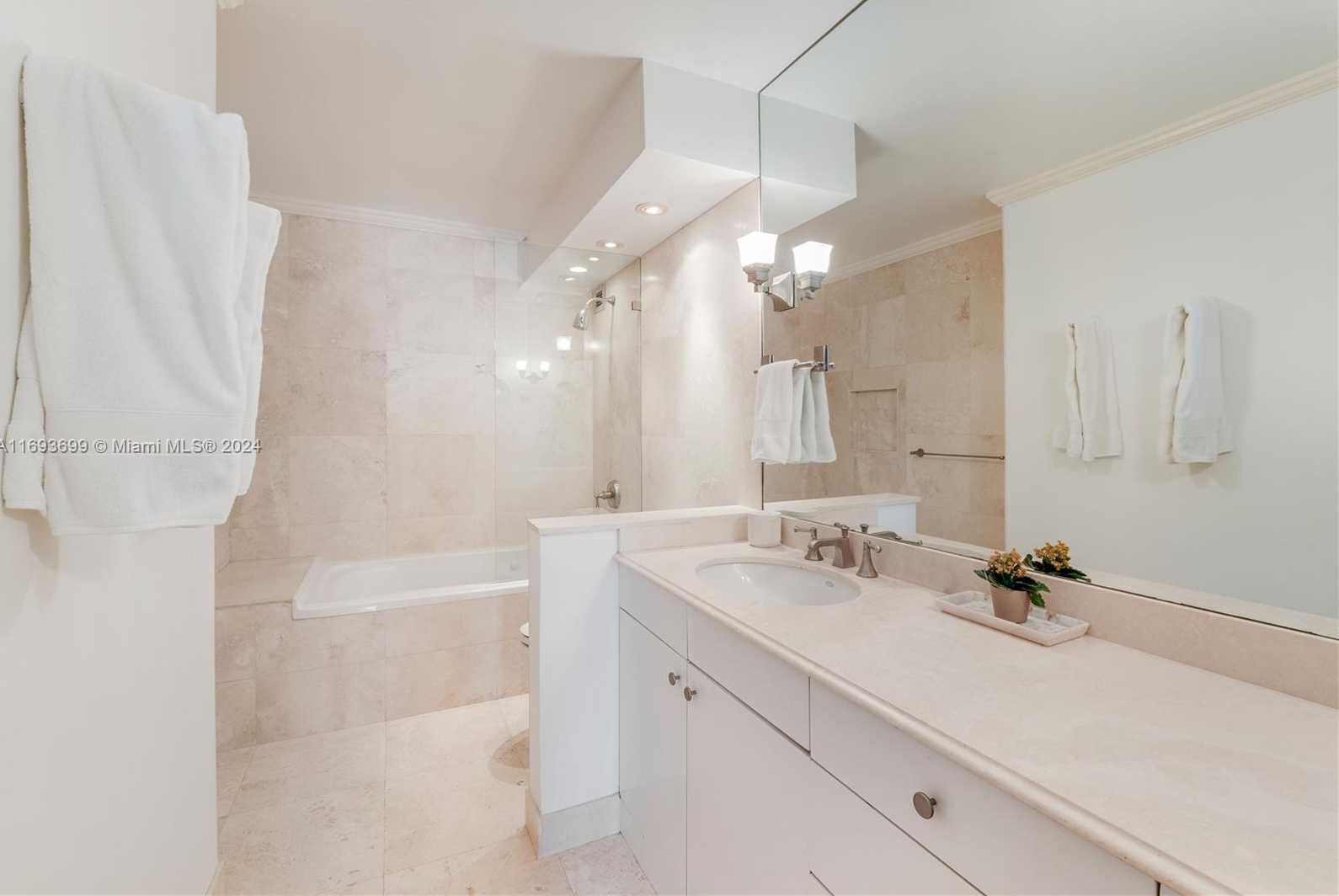 Small Image of 5 ISLAND AVE #3C, Miami Beach Number 14