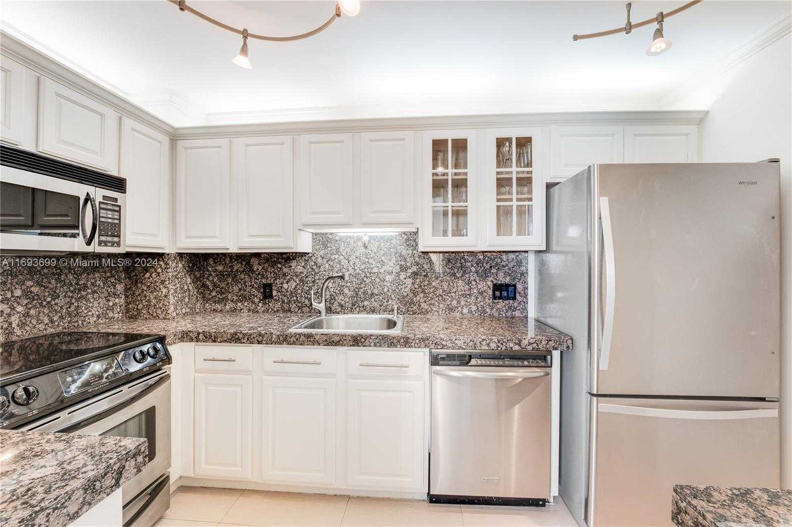 Small Image of 5 ISLAND AVE #3C, Miami Beach Number 8