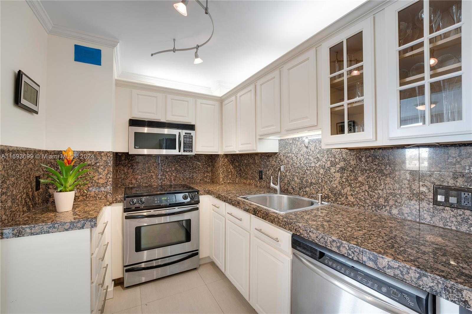 Small Image of 5 ISLAND AVE #3C, Miami Beach Number 9