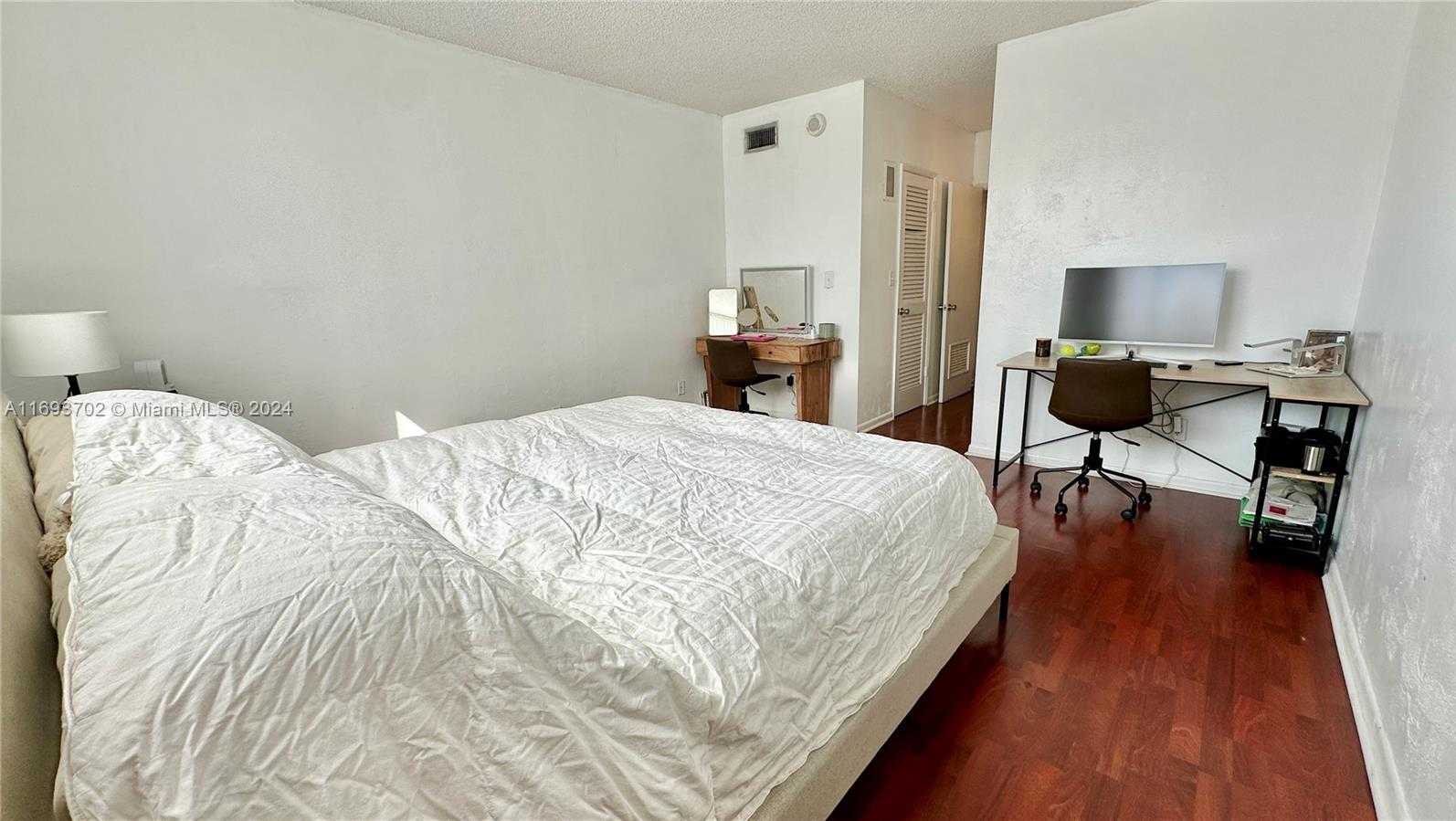 Small Image of 19380 COLLINS AVE #1425, Sunny Isles Beach Number 13