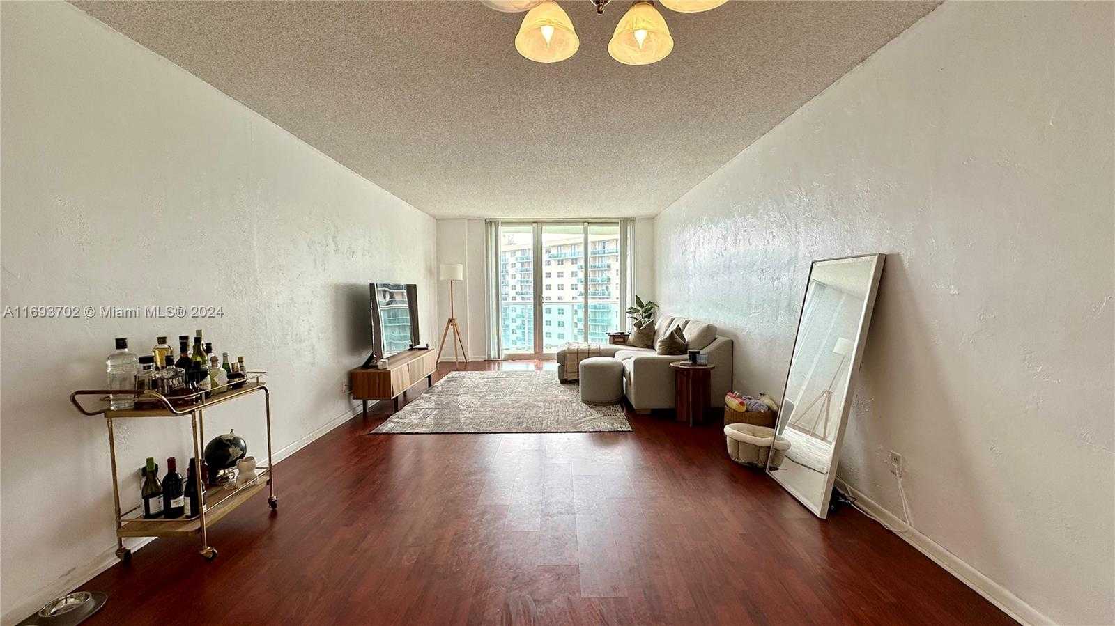 Small Image of 19380 COLLINS AVE #1425, Sunny Isles Beach Number 5