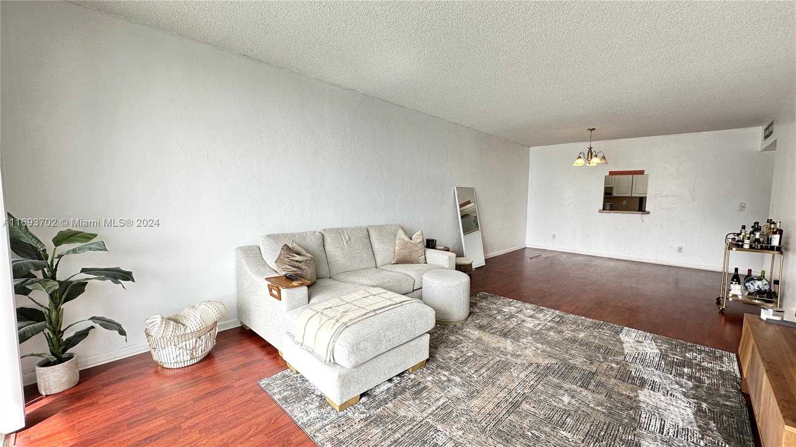 Small Image of 19380 COLLINS AVE #1425, Sunny Isles Beach Number 7