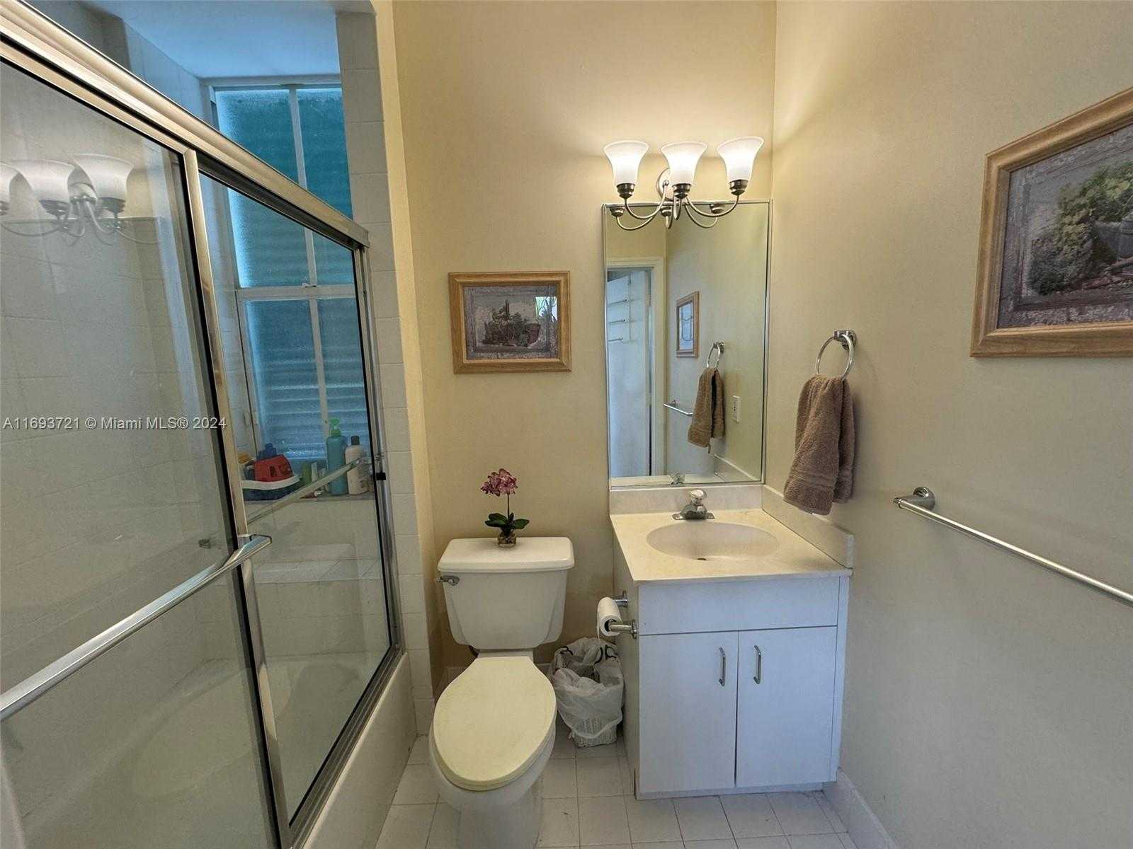 Small Image of 17330 BERMUDA VILLAGE DR, Boca Raton Number 31