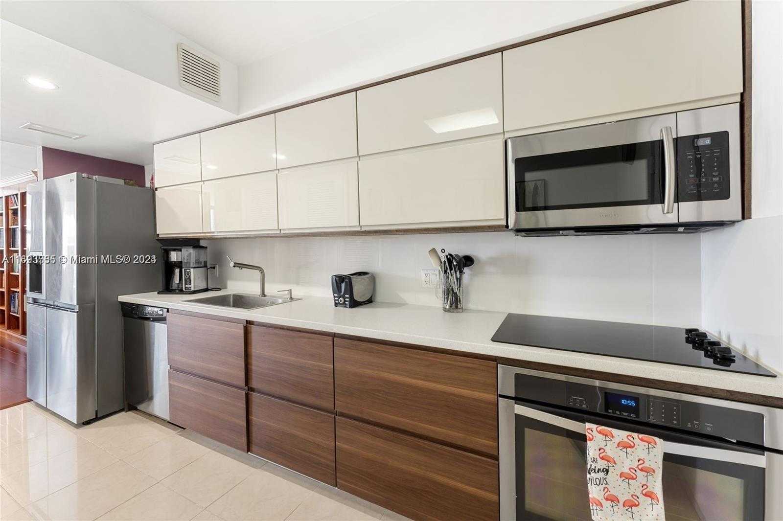 Small Image of 1080 94TH ST #612, Bay Harbor Islands Number 5