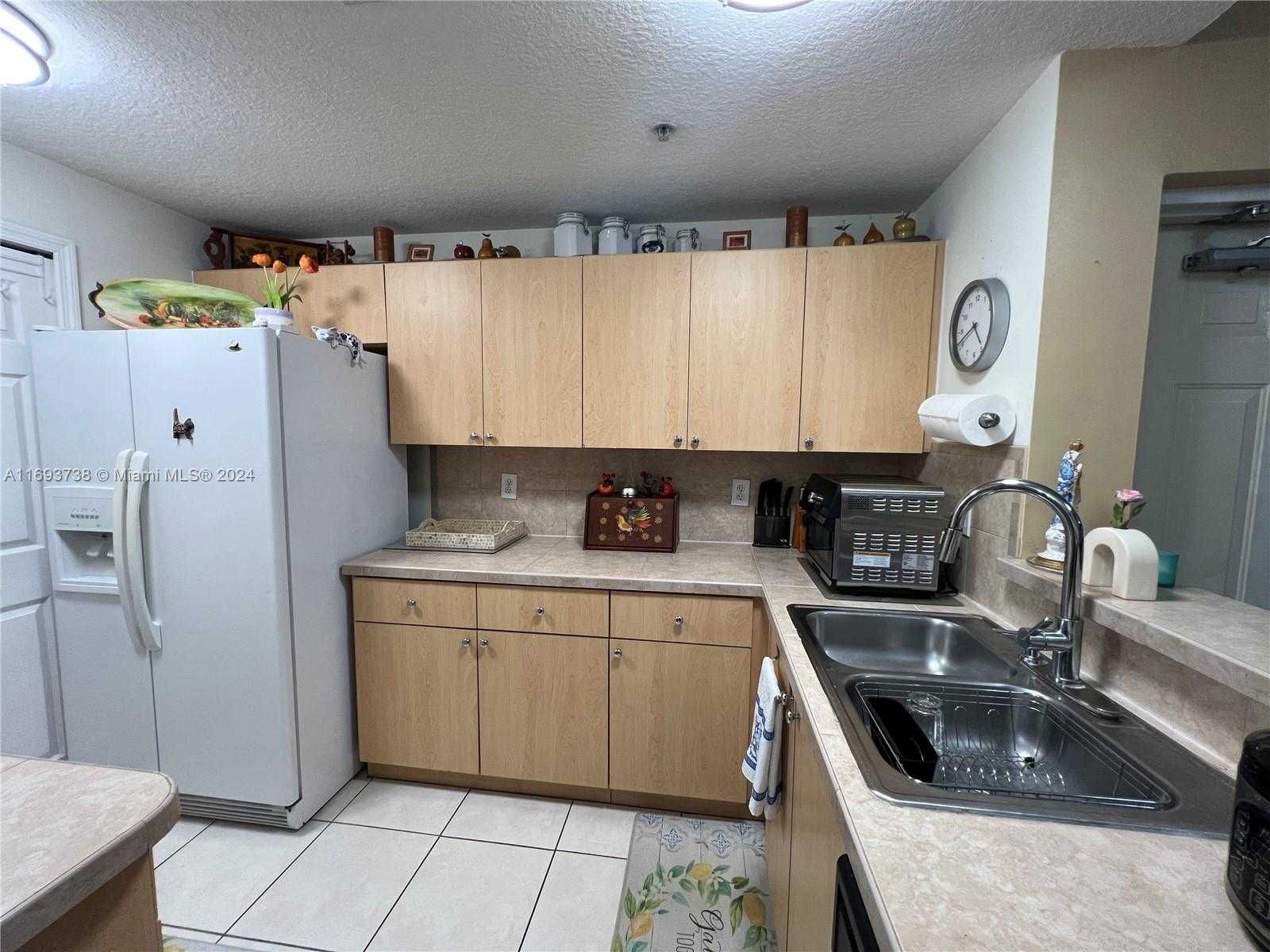 Small Image of 6520 NORTH WEST 114TH AVE #1621, Doral Number 13
