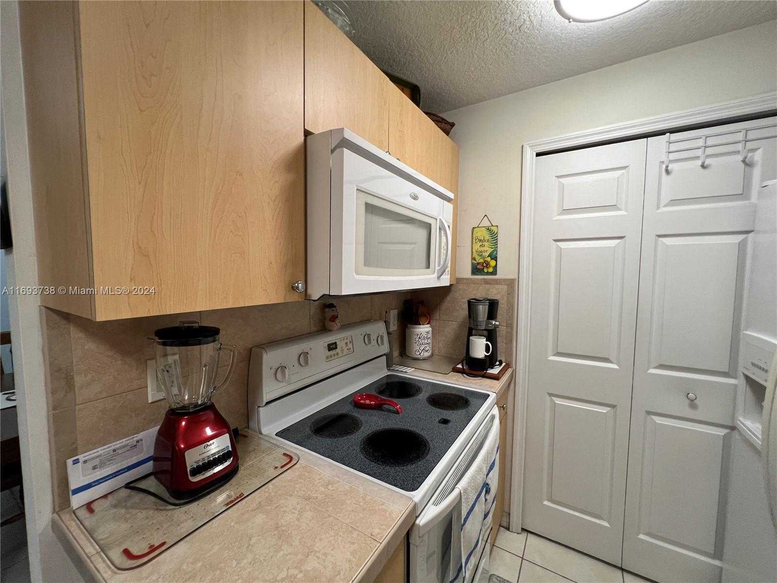 Small Image of 6520 NORTH WEST 114TH AVE #1621, Doral Number 14