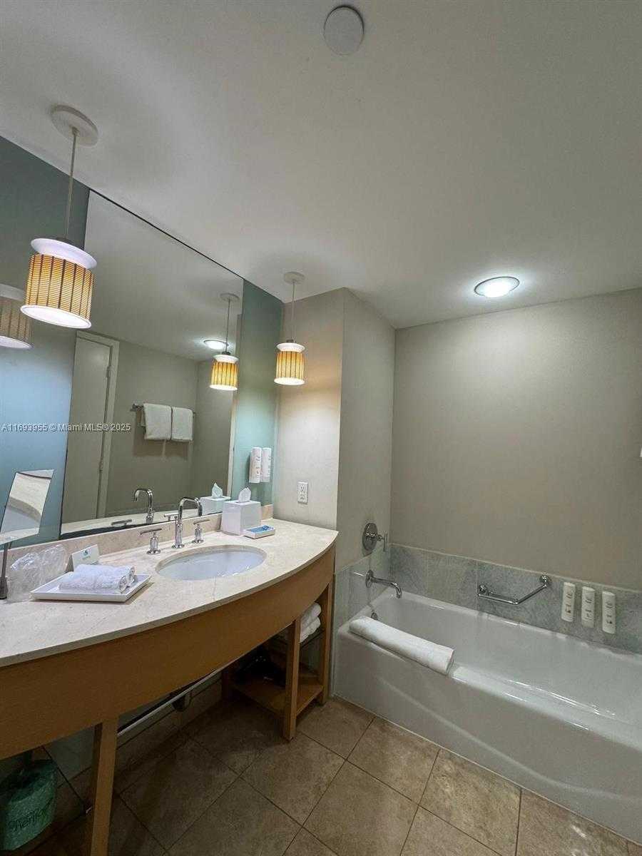 Small Image of 18683 COLLINS AVE #1107, Sunny Isles Beach Number 27