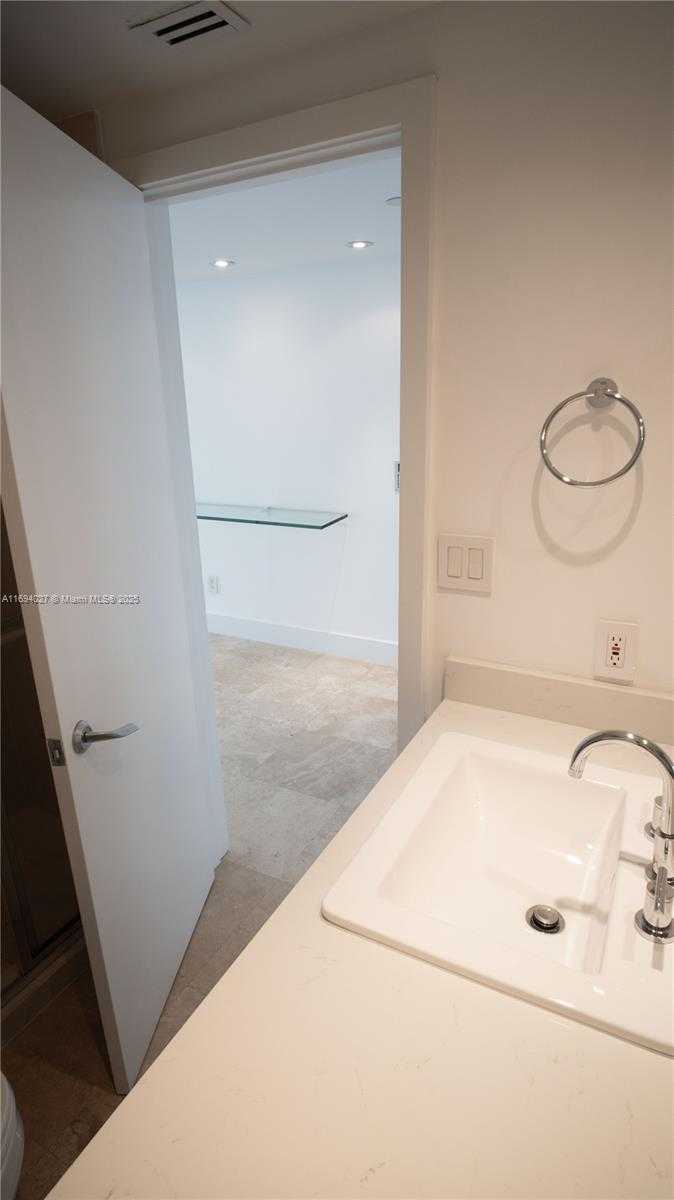 Small Image of 2127 BRICKELL AVE #1406, Miami Number 15