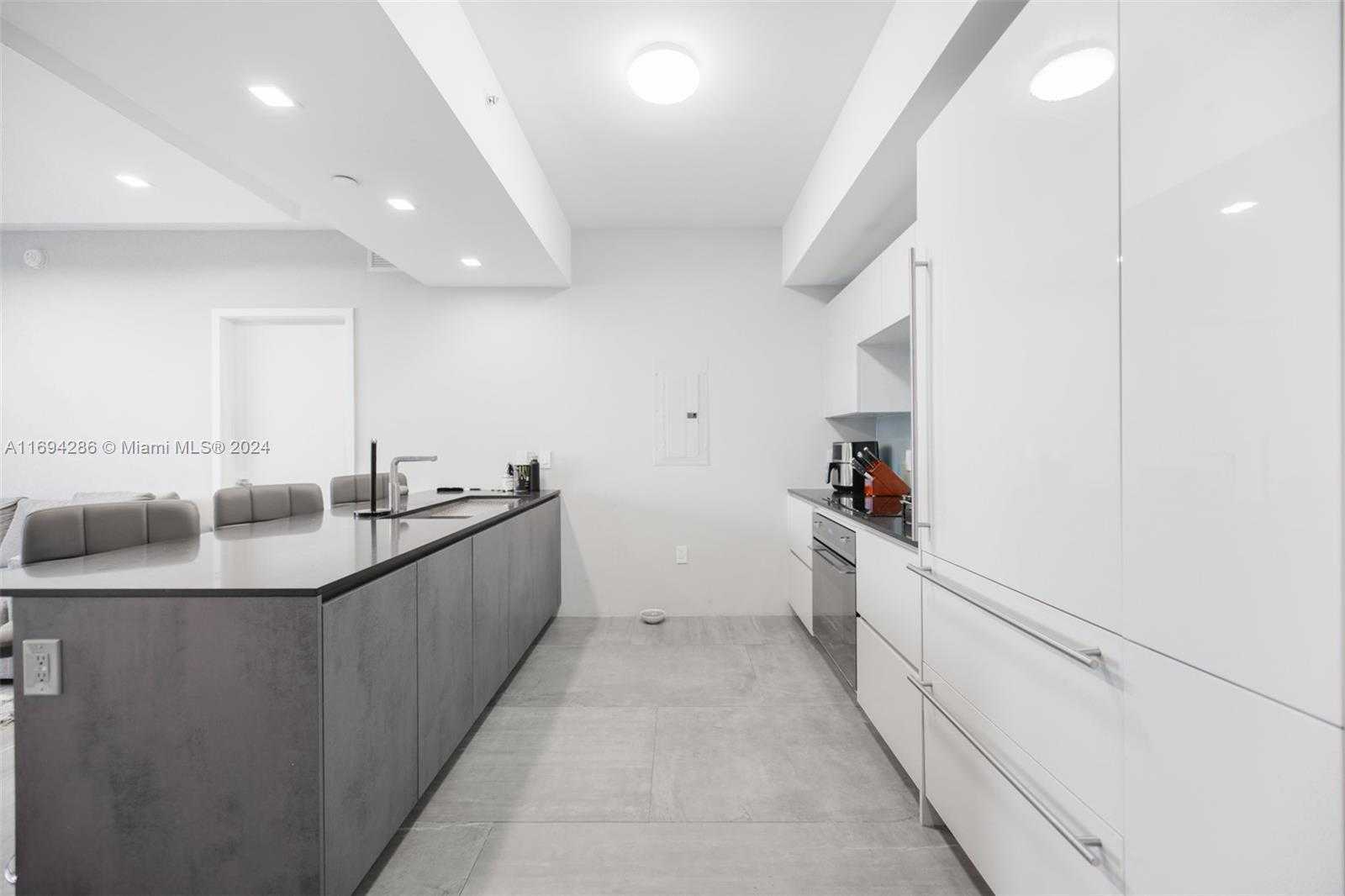 Small Image of 1010 BRICKELL AV #4203, Miami Number 10