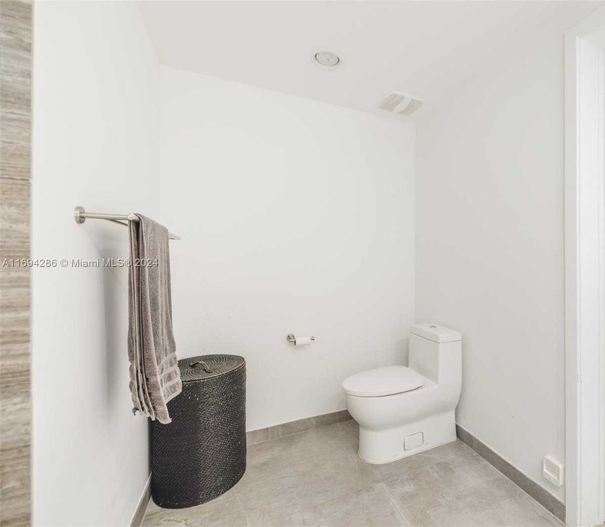 Small Image of 1010 BRICKELL AV #4203, Miami Number 19