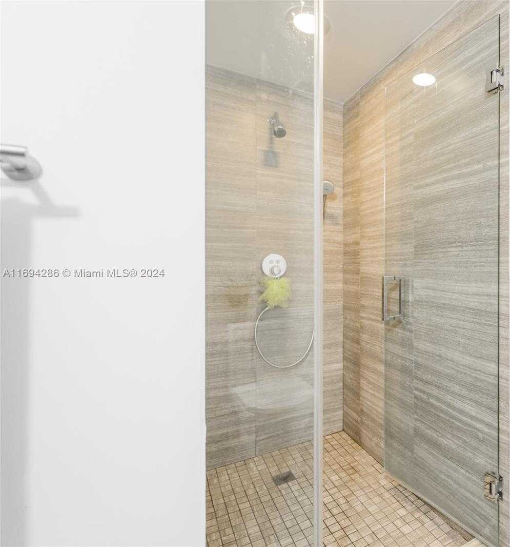 Small Image of 1010 BRICKELL AV #4203, Miami Number 23