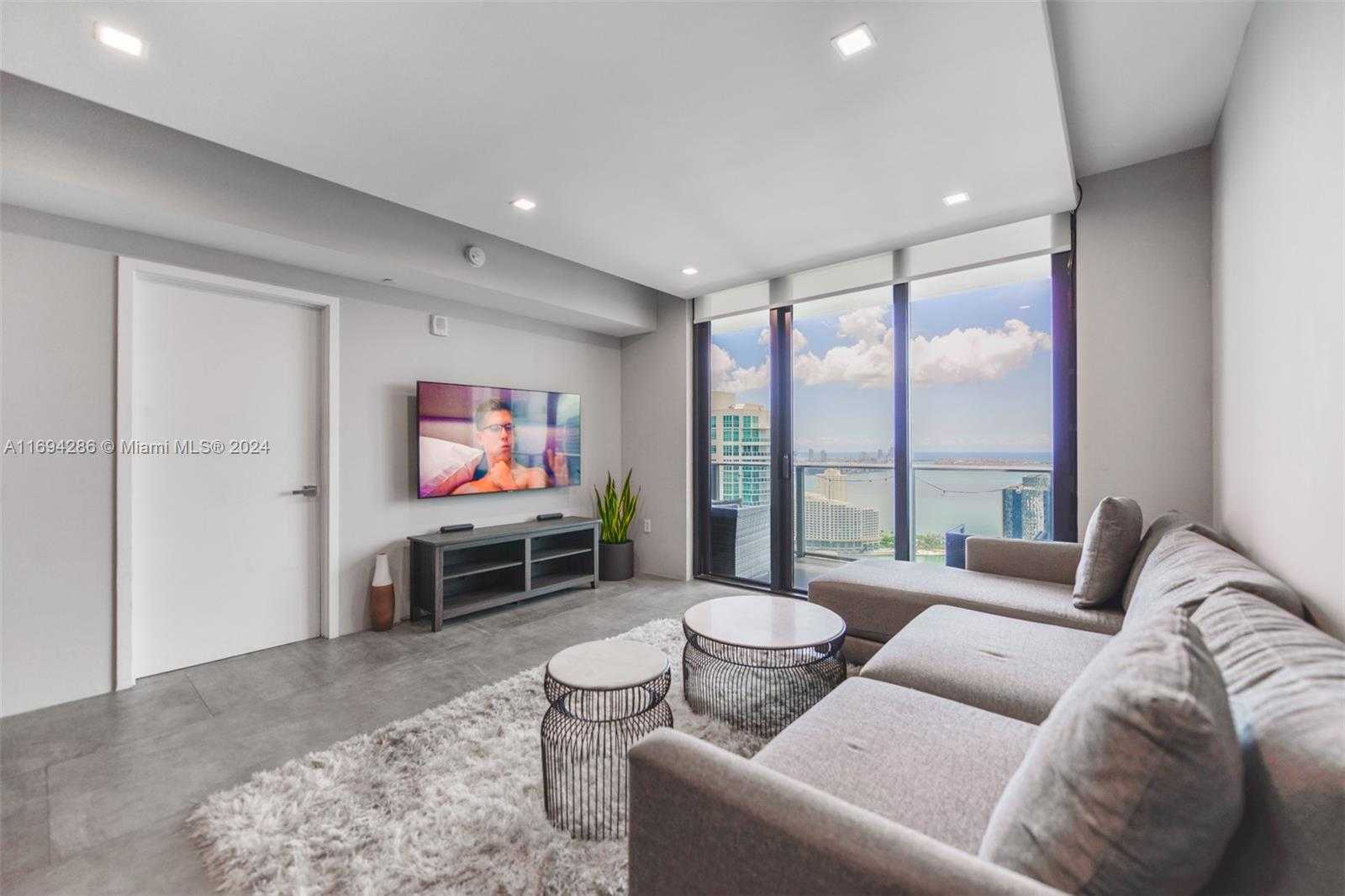 Small Image of 1010 BRICKELL AV #4203, Miami Number 6