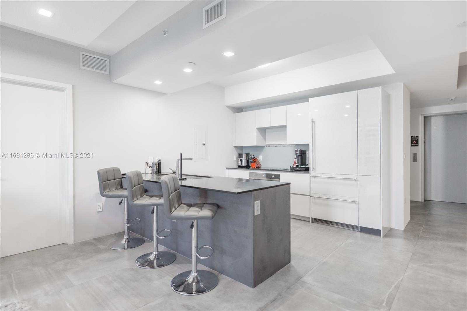 Small Image of 1010 BRICKELL AV #4203, Miami Number 9