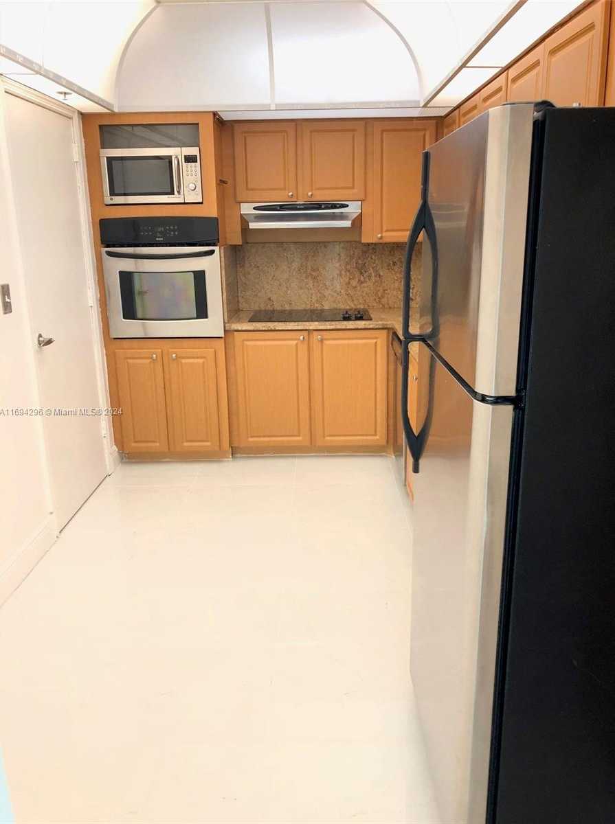 Small Image of 3901 SOUTH OCEAN DR #2J, Hollywood Number 7