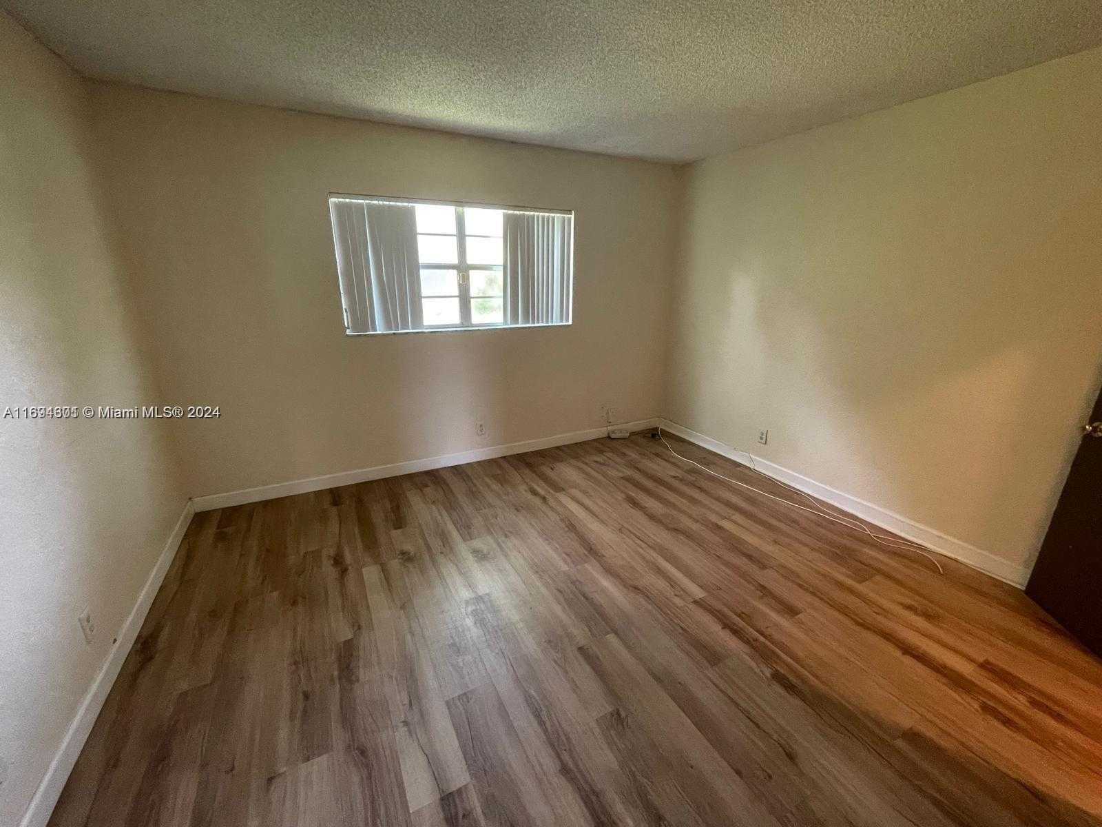 Small Image of 4865 NORTH WEST 9TH DR #4865, Plantation Number 2