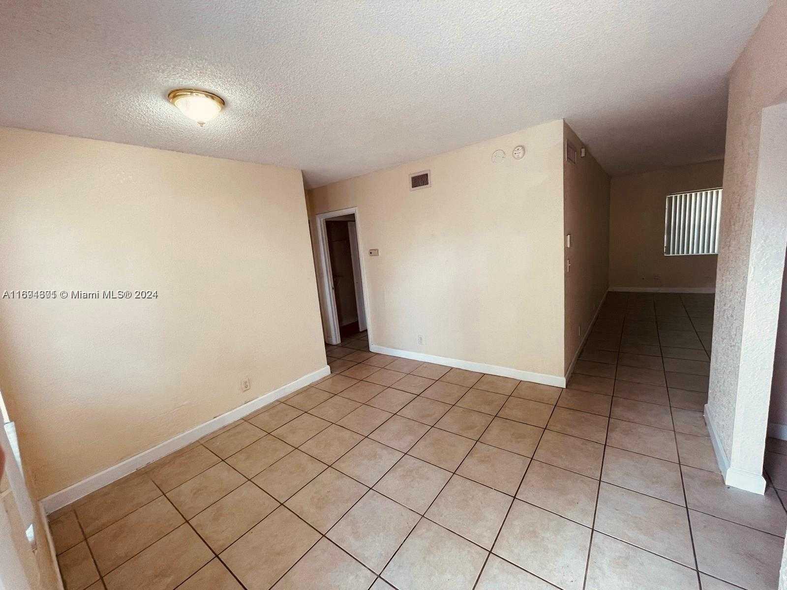 Small Image of 4865 NORTH WEST 9TH DR #4865, Plantation Number 3