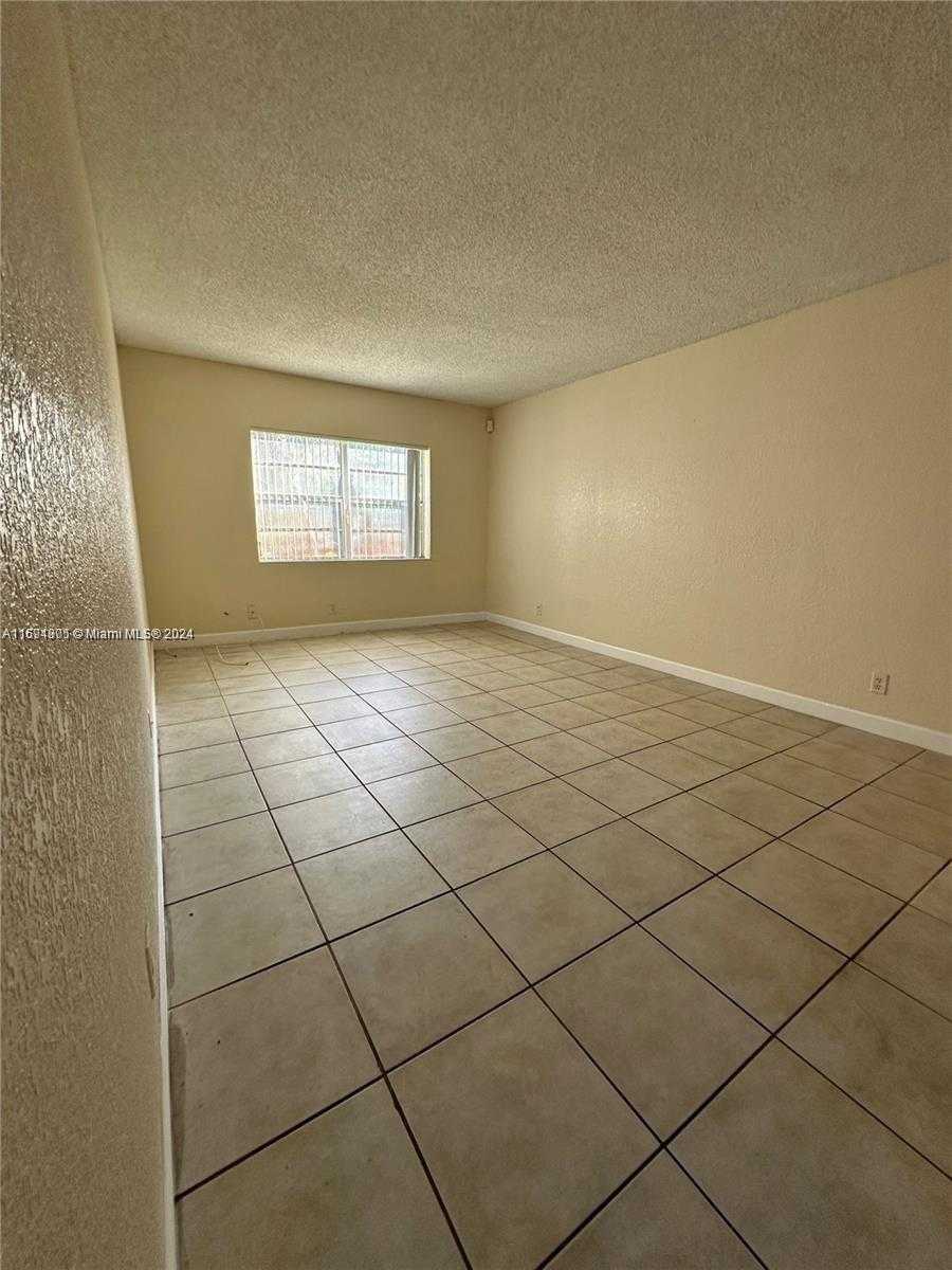 Small Image of 4865 NORTH WEST 9TH DR #4865, Plantation Number 5