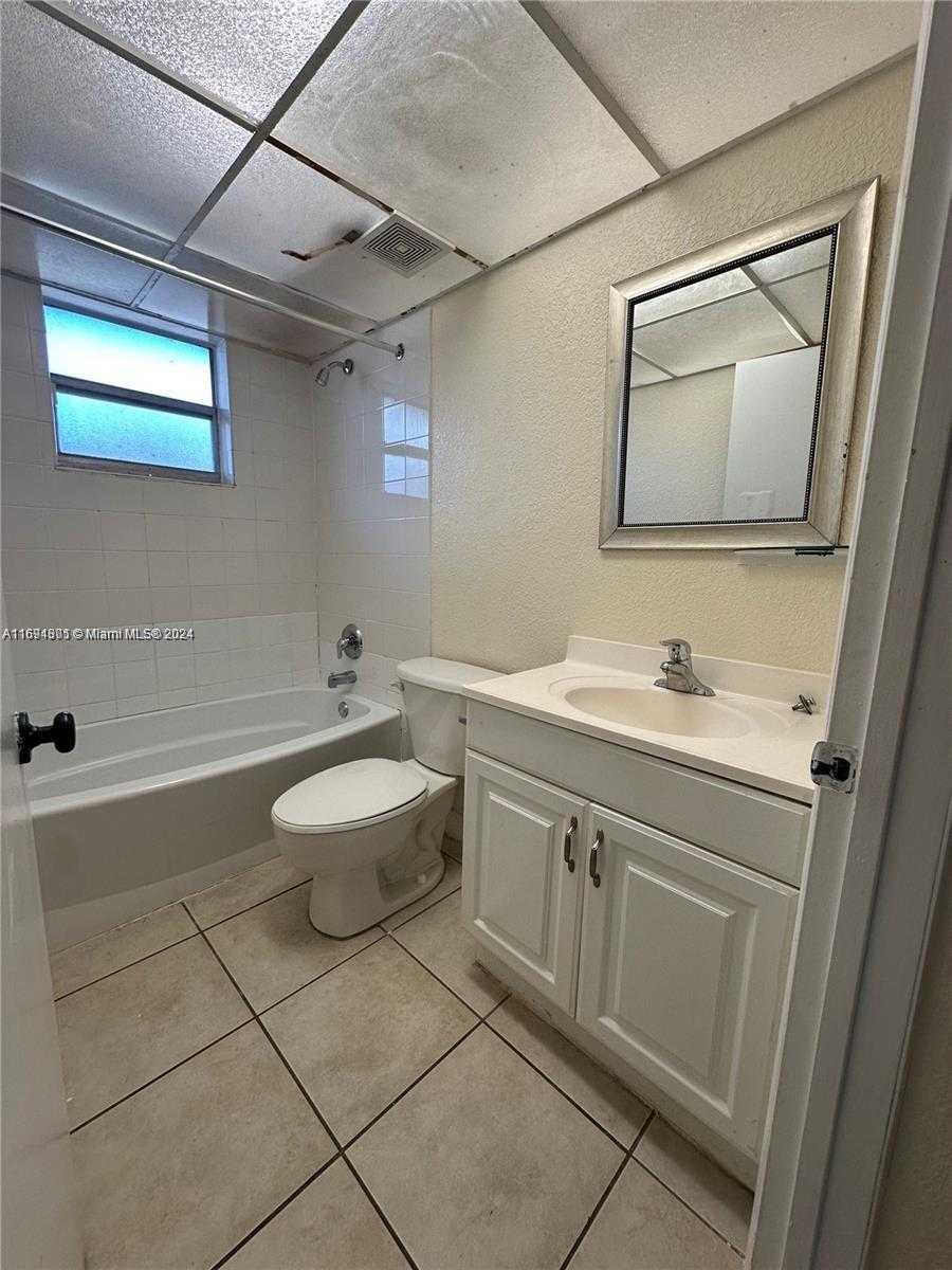 Small Image of 4865 NORTH WEST 9TH DR #4865, Plantation Number 7