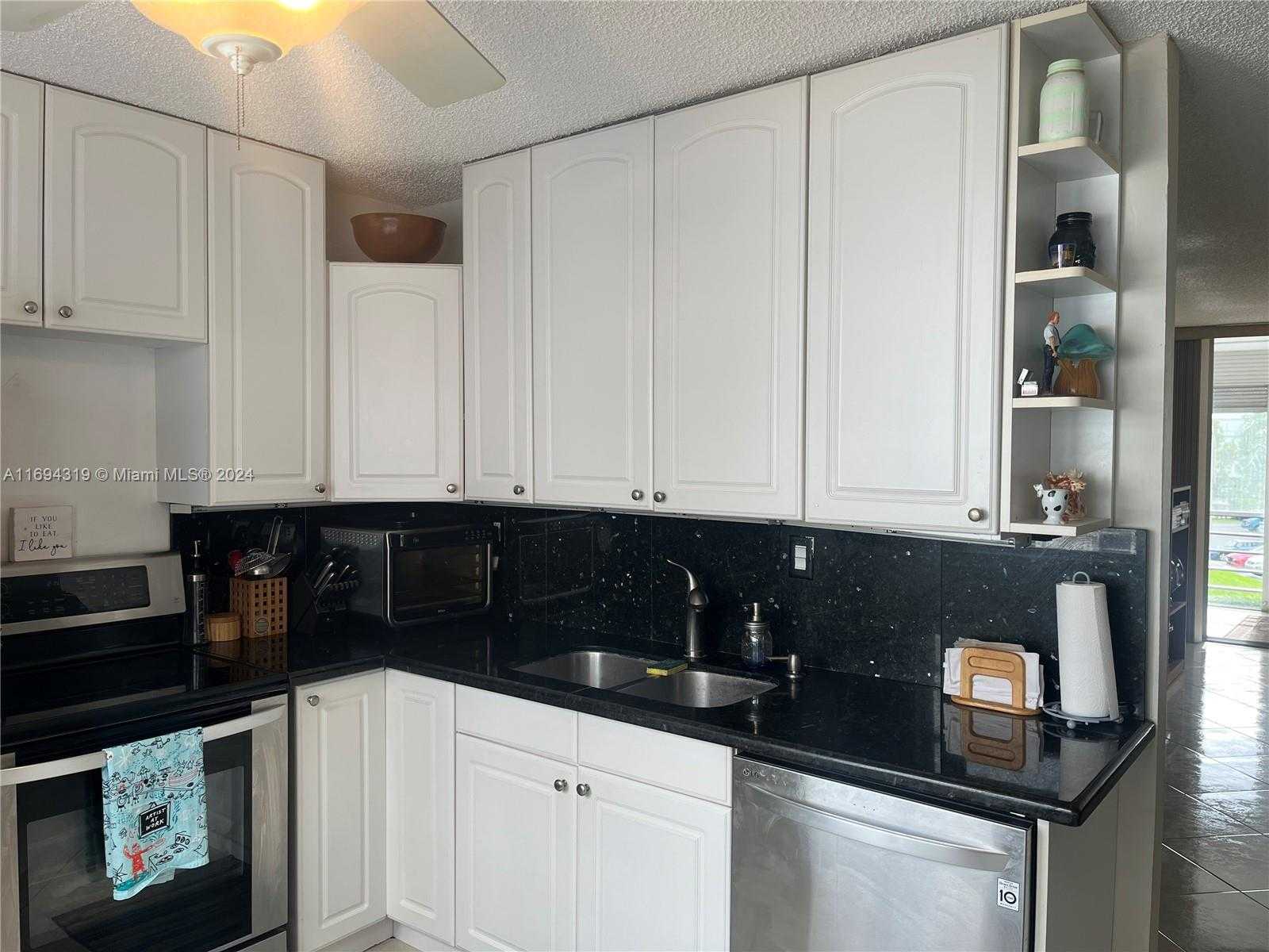 Small Image of 6923 CYPRESS RD #C25, Plantation Number 11