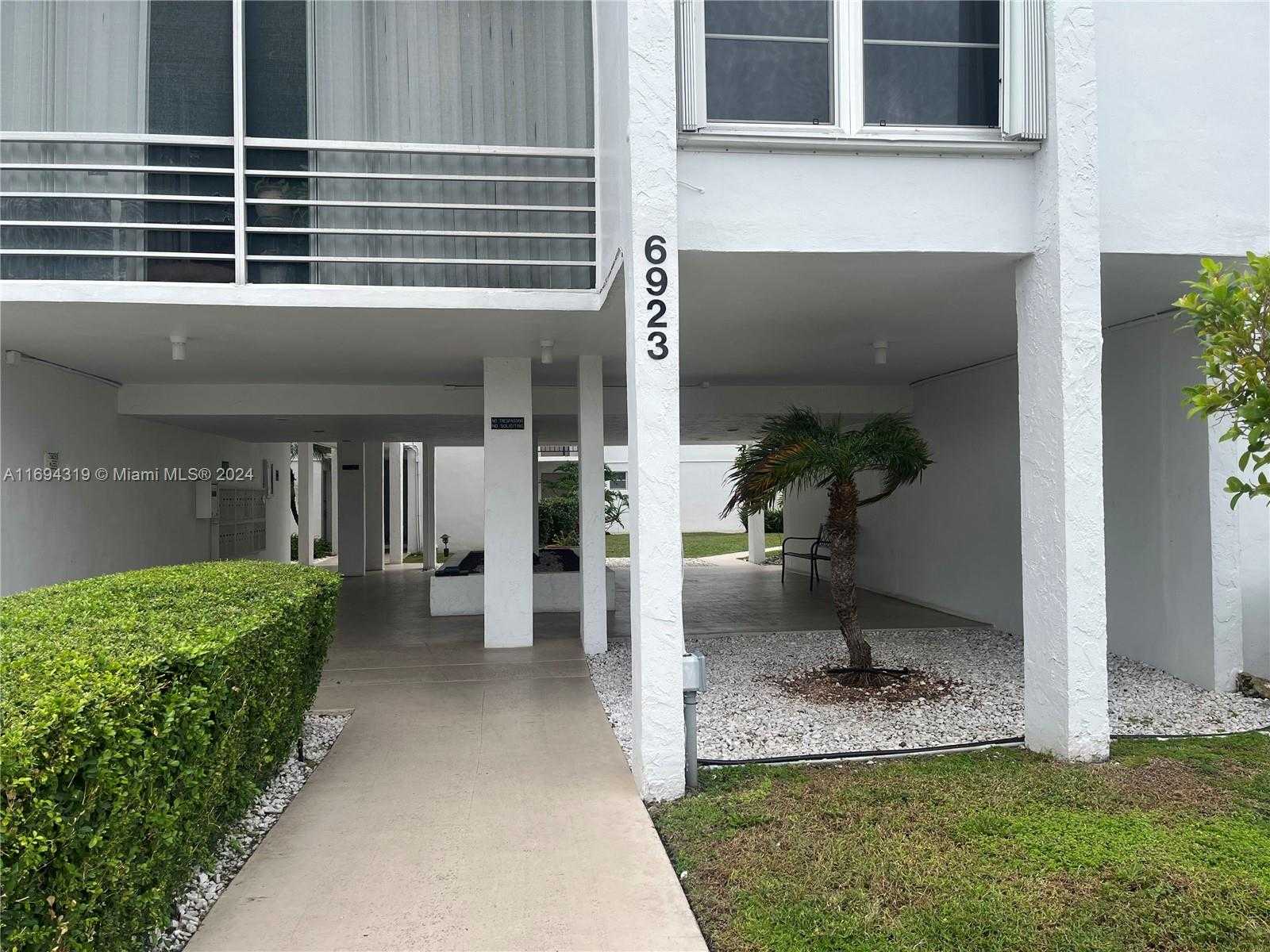 Small Image of 6923 CYPRESS RD #C25, Plantation Number 2