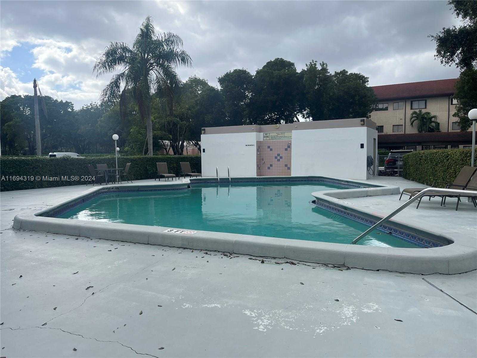Small Image of 6923 CYPRESS RD #C25, Plantation Number 22