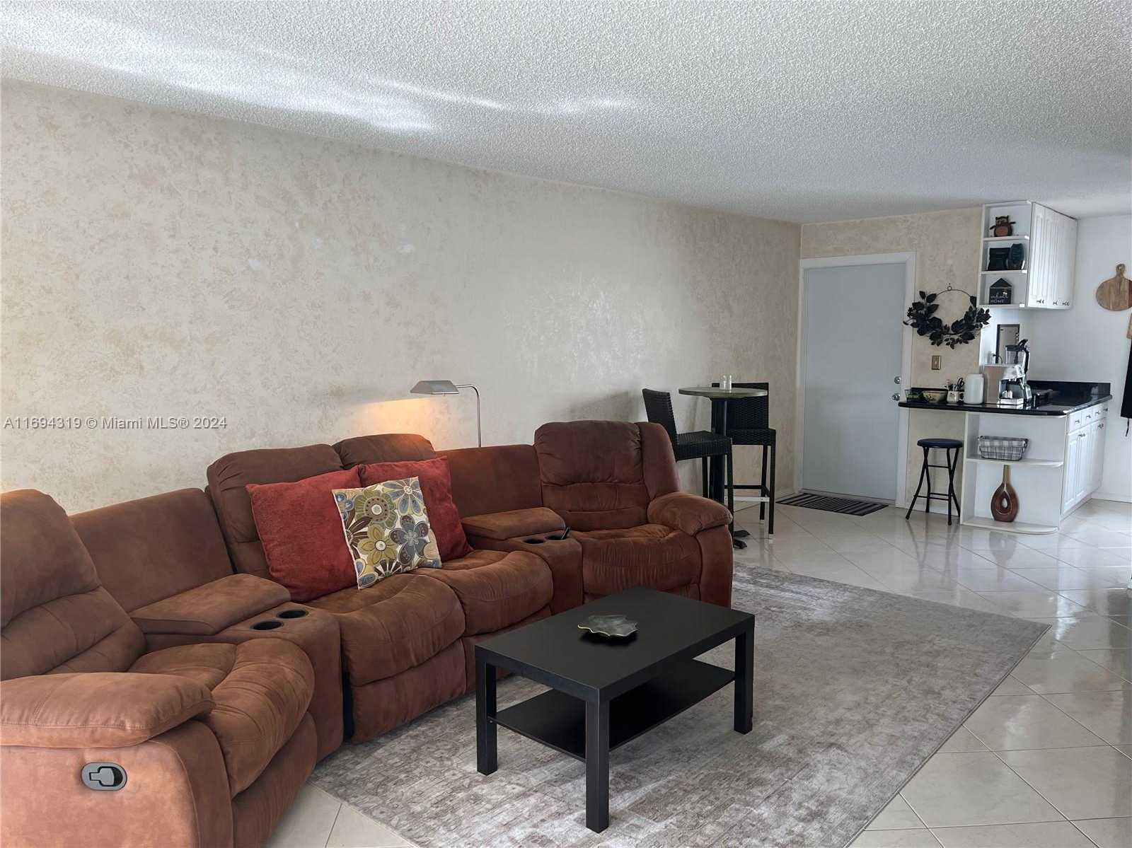 Small Image of 6923 CYPRESS RD #C25, Plantation Number 9