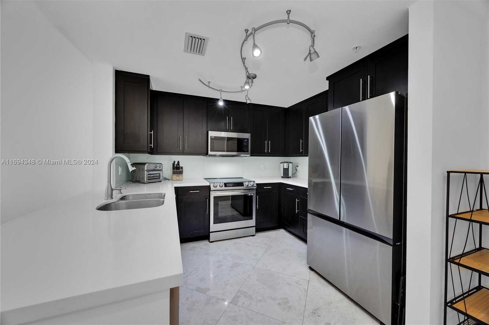 Small Image of 10 ARAGON AVE #810, Coral Gables Number 12