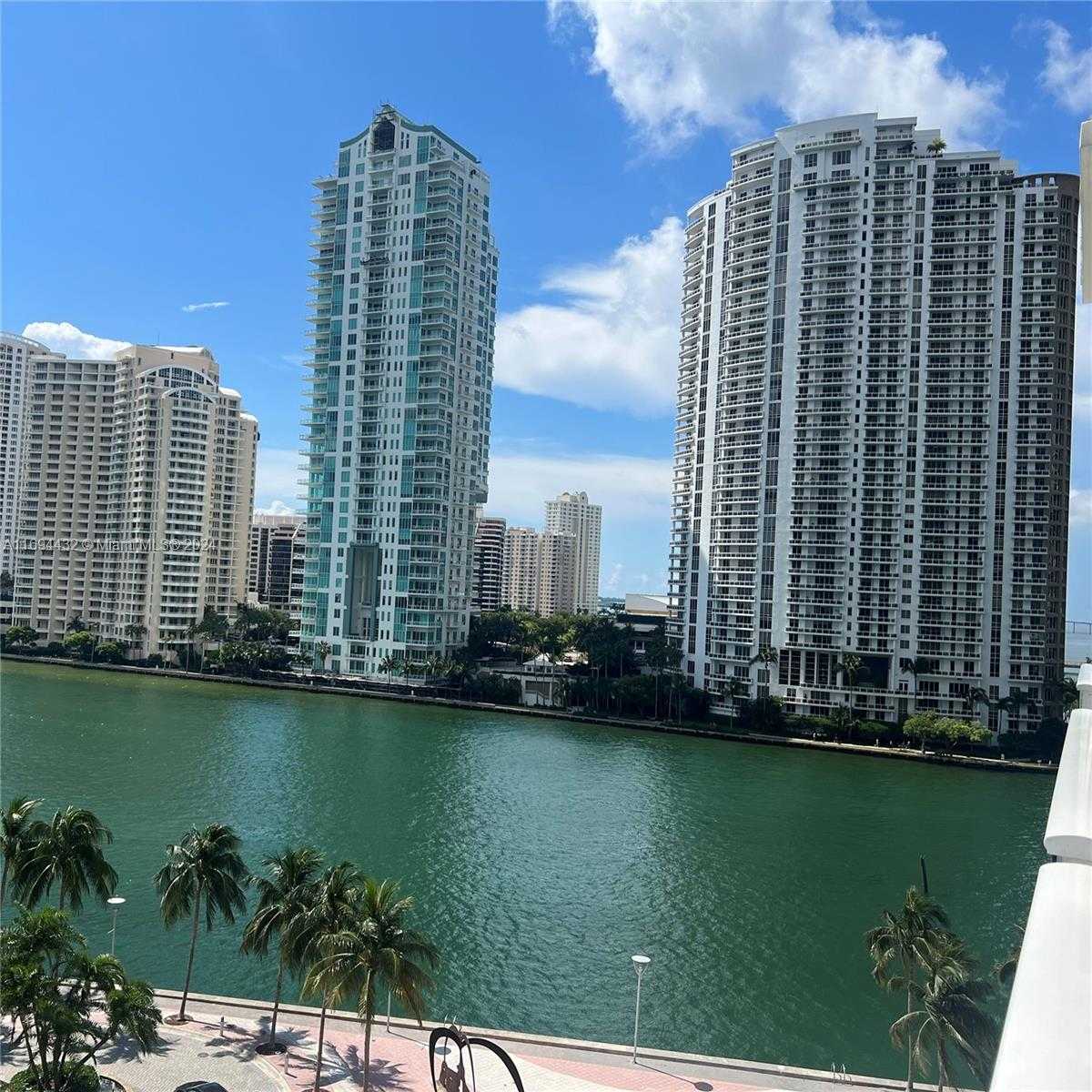 Small Image of 300 Biscayne Blvd, Miami, FL 33131, USA Number 12