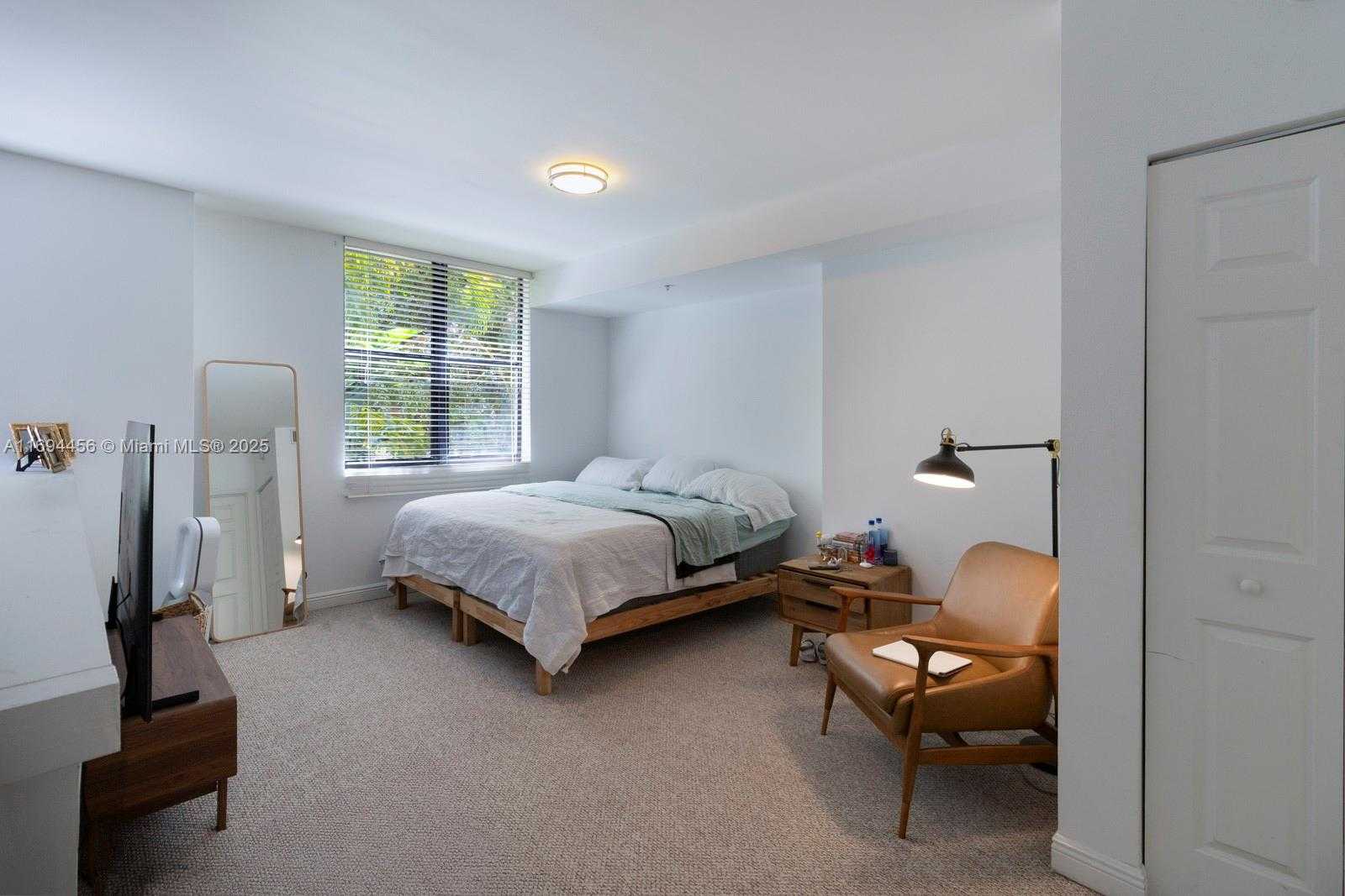Small Image of 888 DOUGLAS RD #107, Coral Gables Number 14