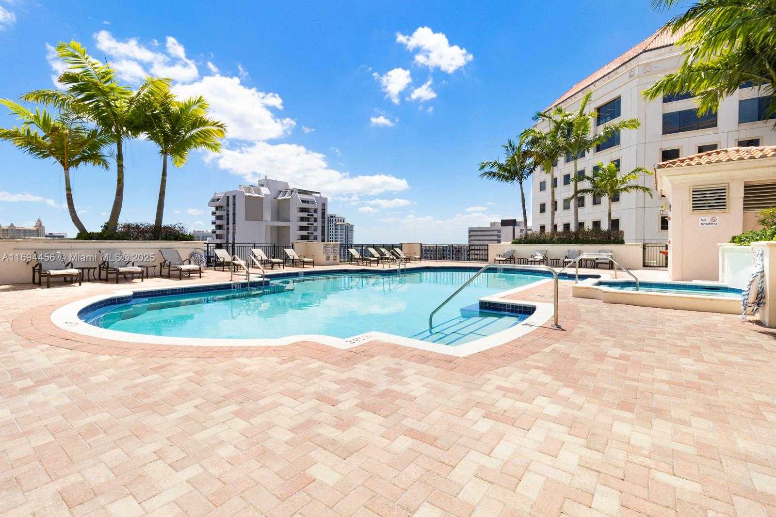 Small Image of 888 DOUGLAS RD #107, Coral Gables Number 21
