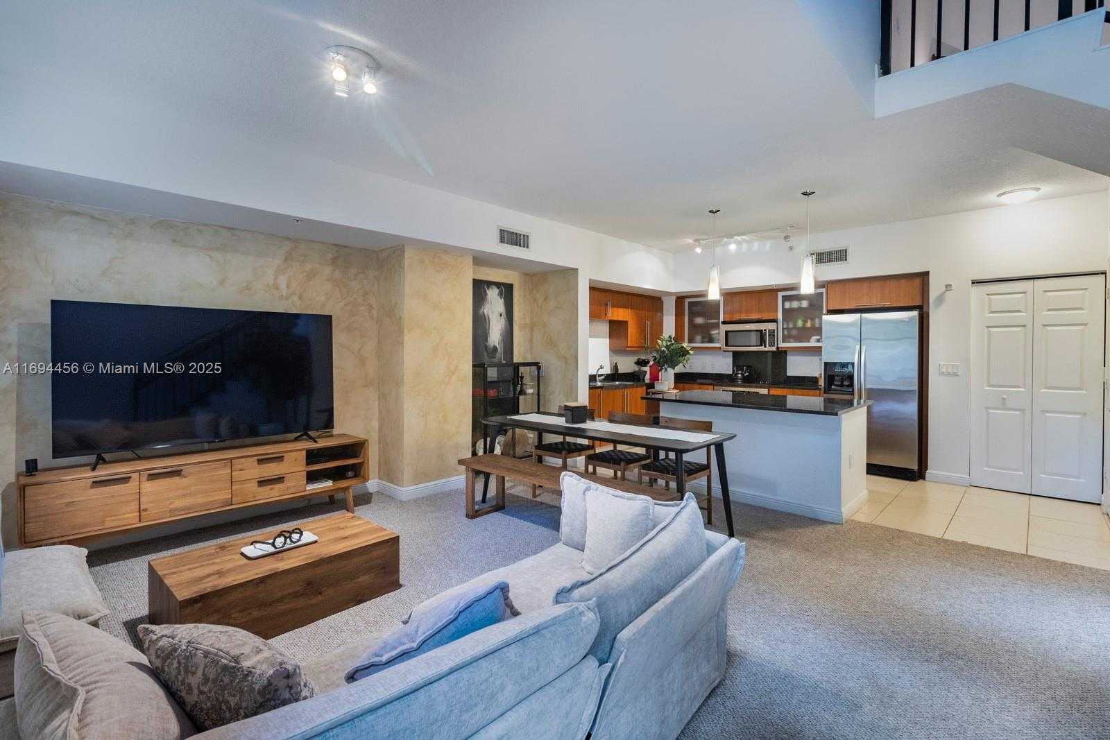 Small Image of 888 DOUGLAS RD #107, Coral Gables Number 3