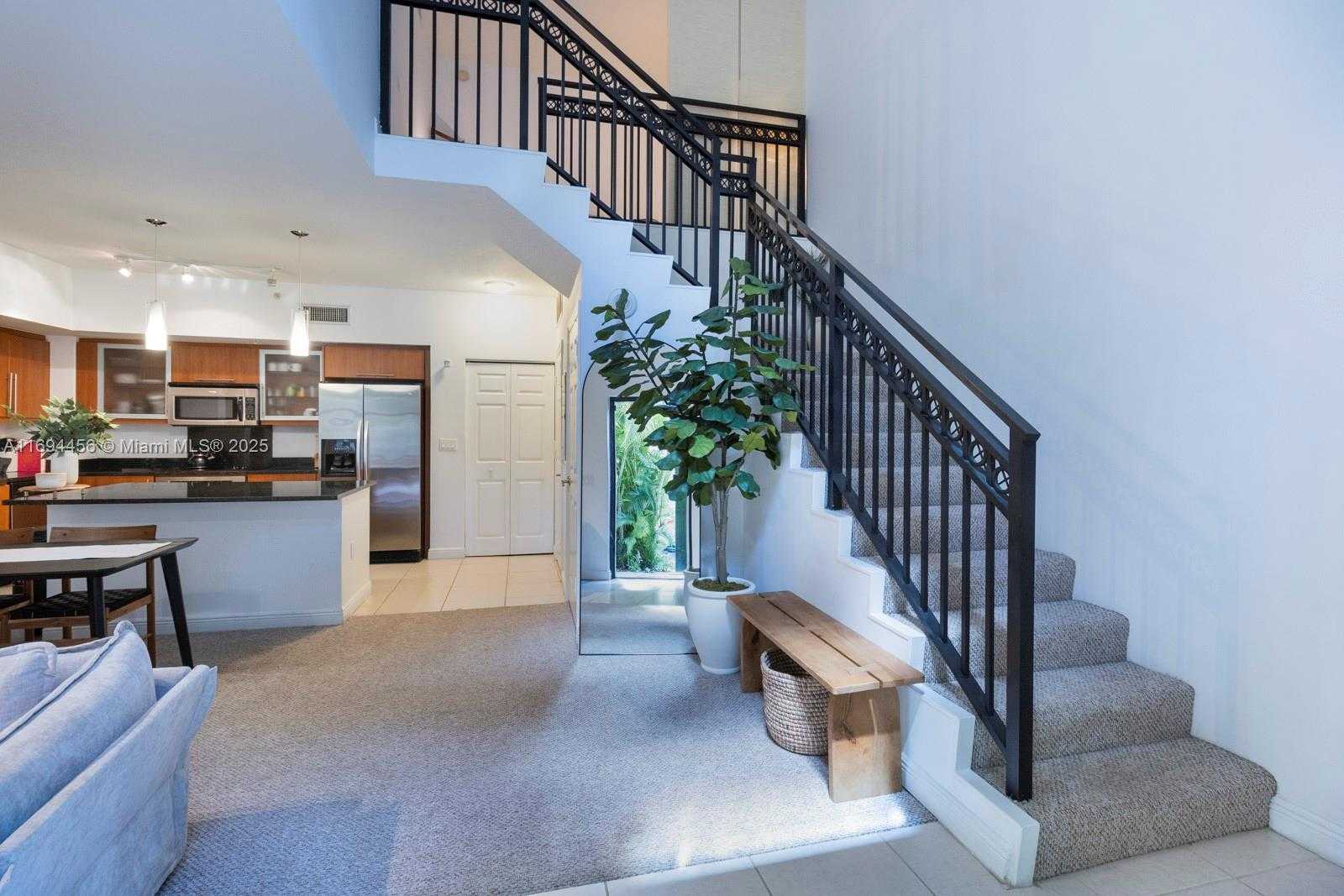 Small Image of 888 DOUGLAS RD #107, Coral Gables Number 5