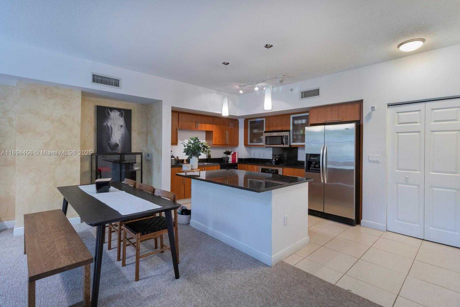 Small Image of 888 DOUGLAS RD #107, Coral Gables Number 6