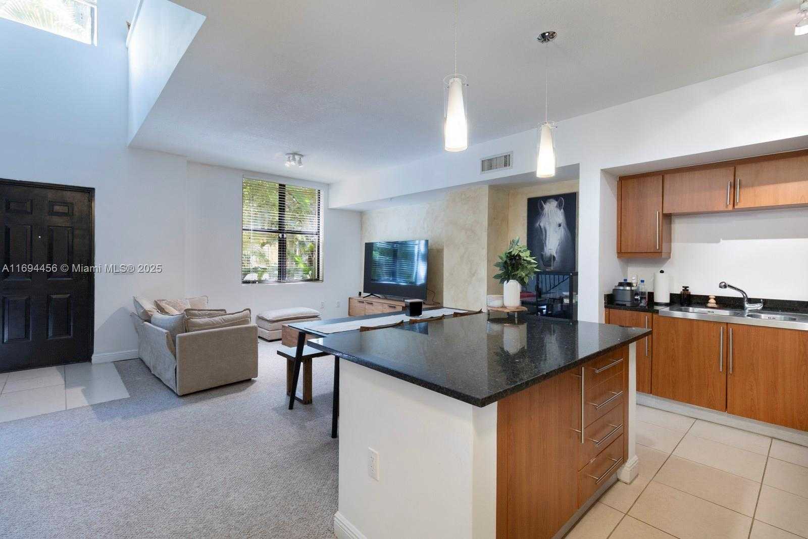 Small Image of 888 DOUGLAS RD #107, Coral Gables Number 7